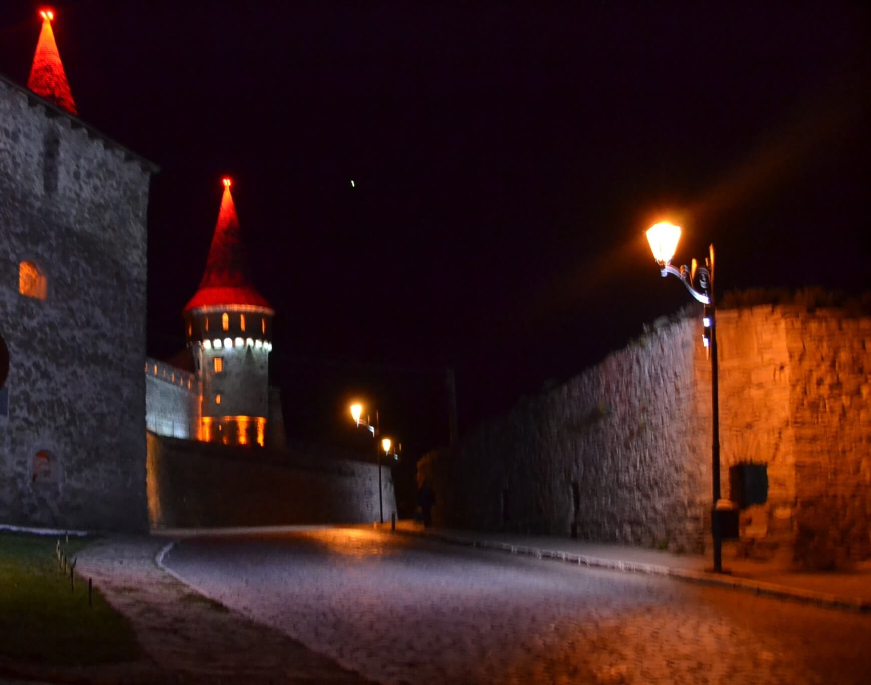 Каменец-Подольский замок ночью